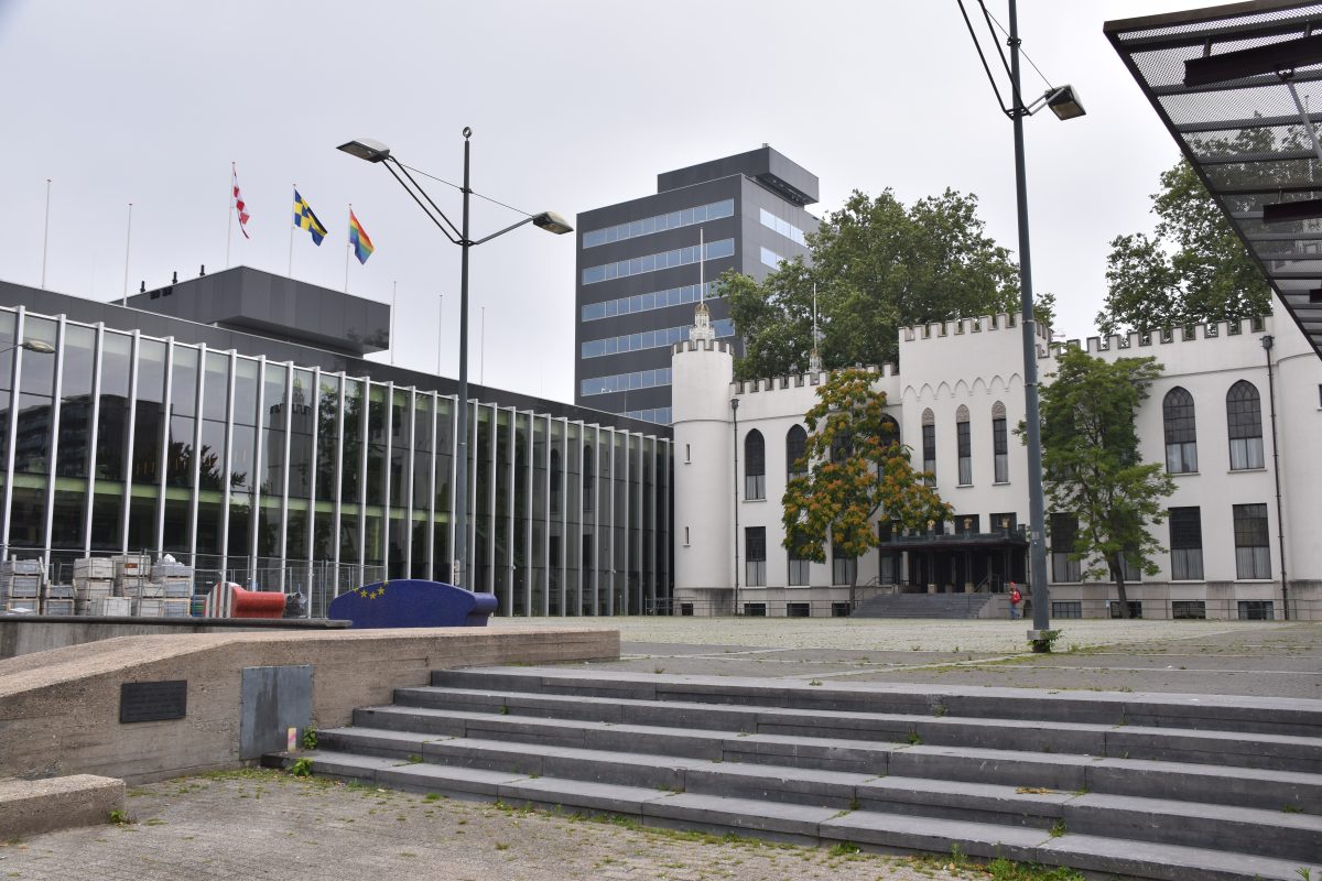 Paleis-Raadhuis, Paleizen