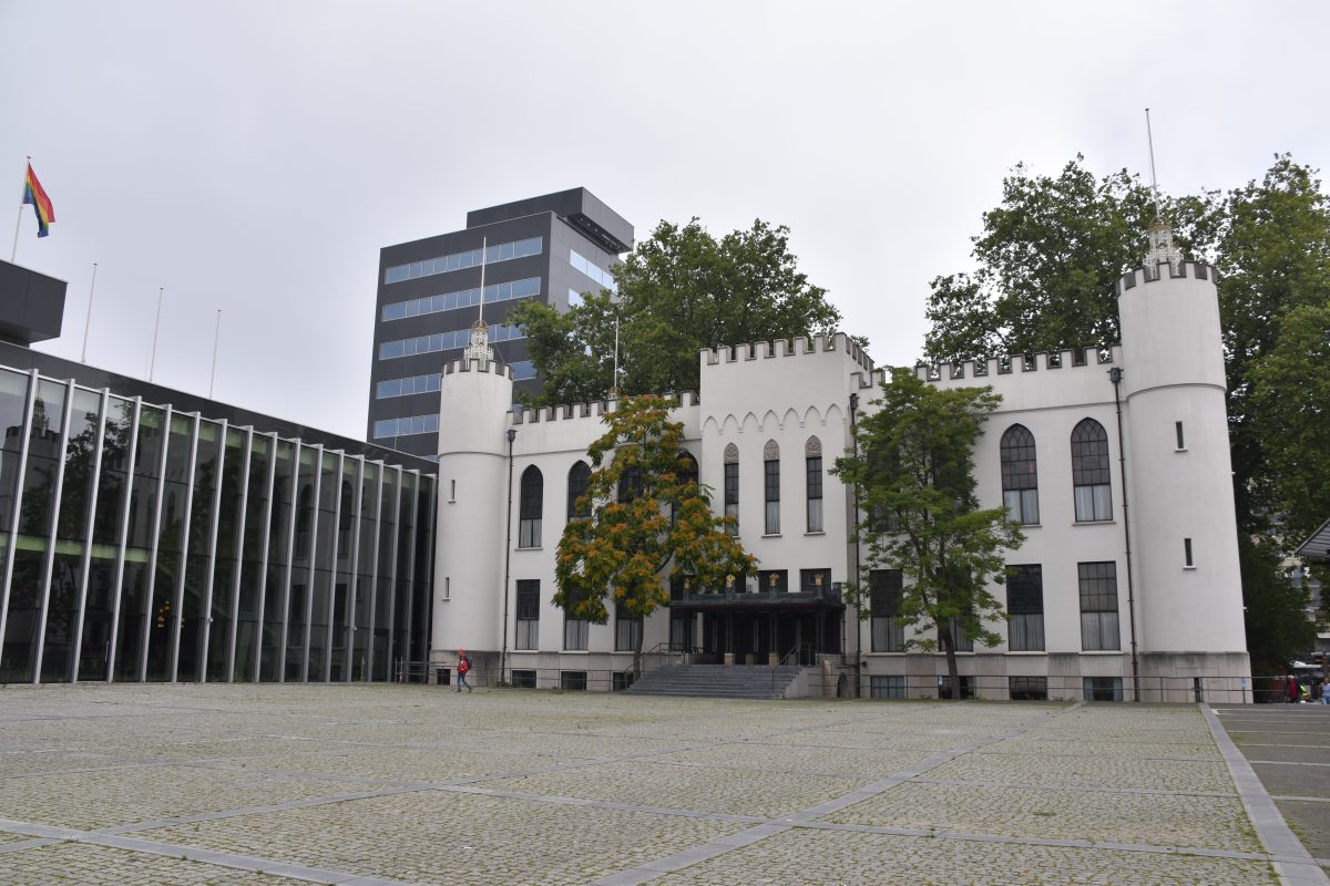 Paleis-Raadhuis, Paleizen