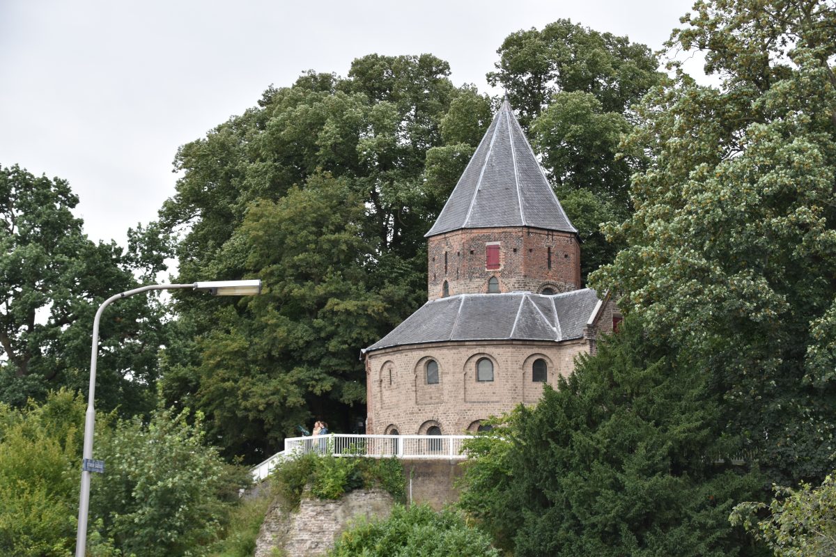 Sint-Nicolaaskapel, Kapellen