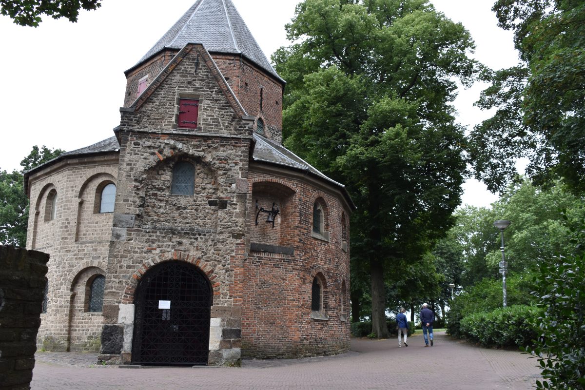 Sint-Nicolaaskapel, Kapellen