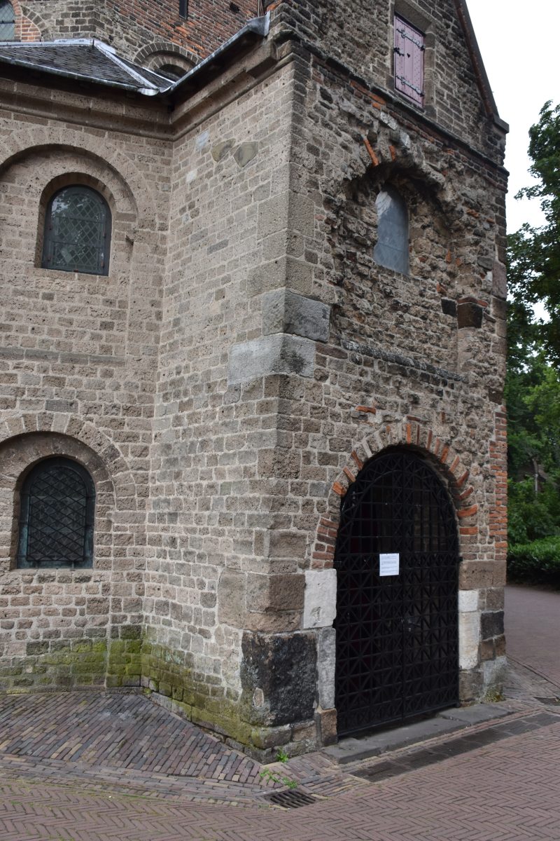 Sint-Nicolaaskapel, Kapellen
