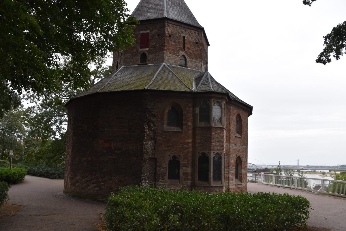 Sint-Nicolaaskapel, Kapellen